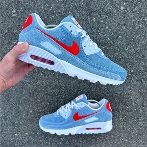 Nike Air Max 90 Sneakers